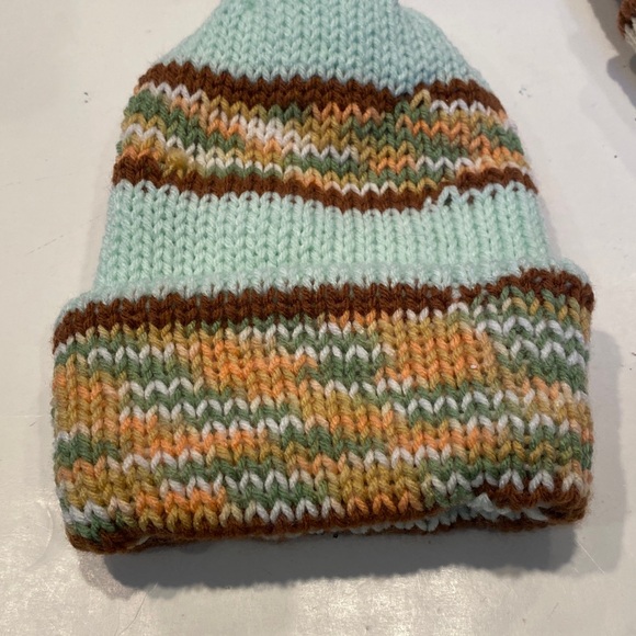 NWOT Hand-Knit Set of 4 Winter Hats - Picture 3 of 5